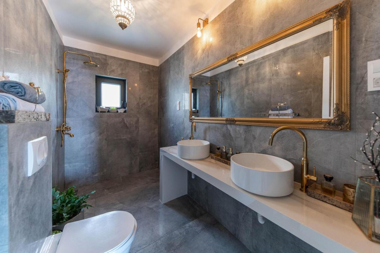Gloria Luxury Suite Apartment Цриквеница Экстерьер фото